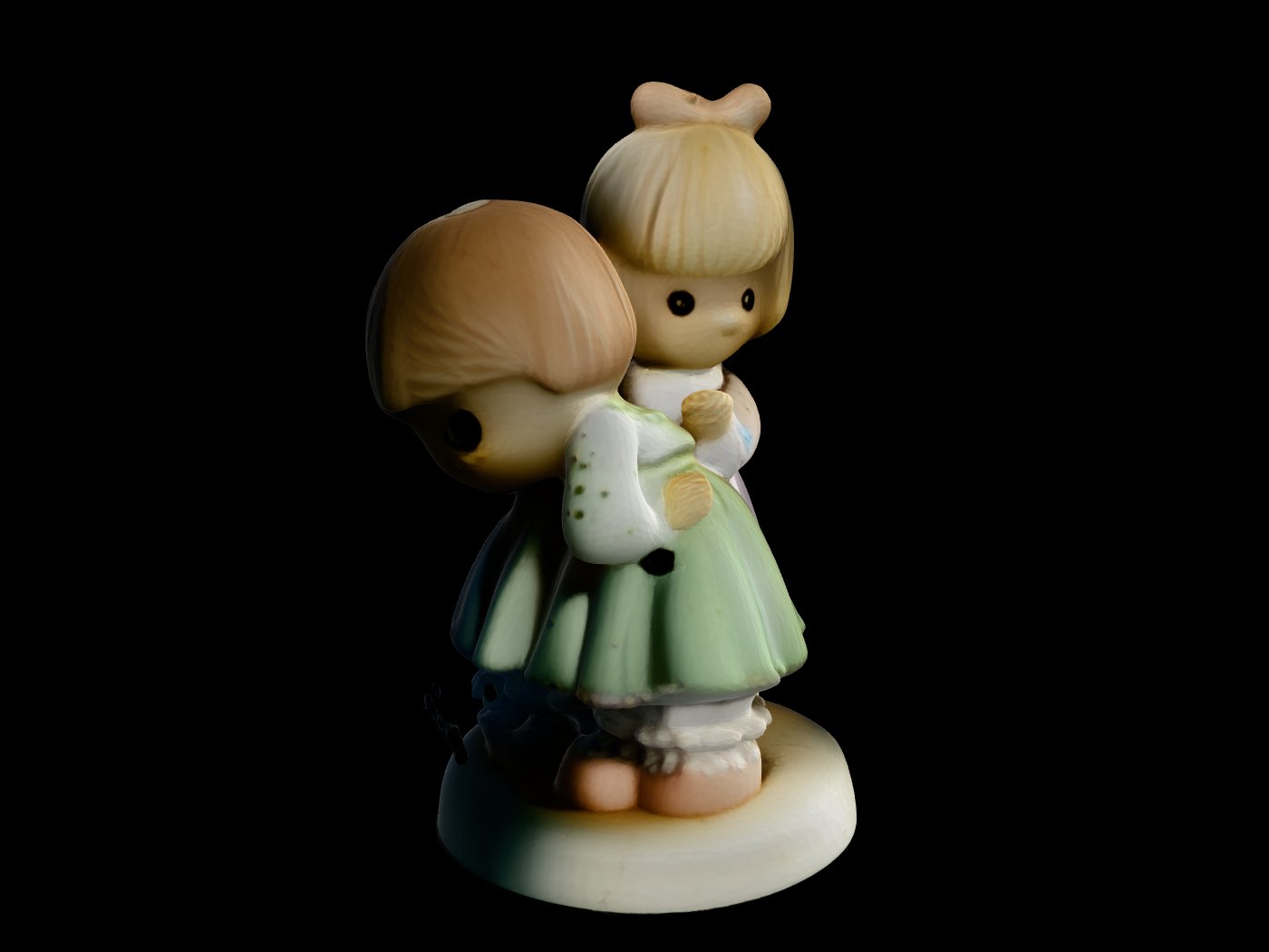 Porcelain couple figurine turned into a 3D model